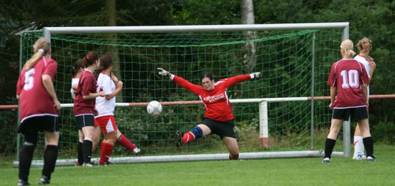 DamenFussball1