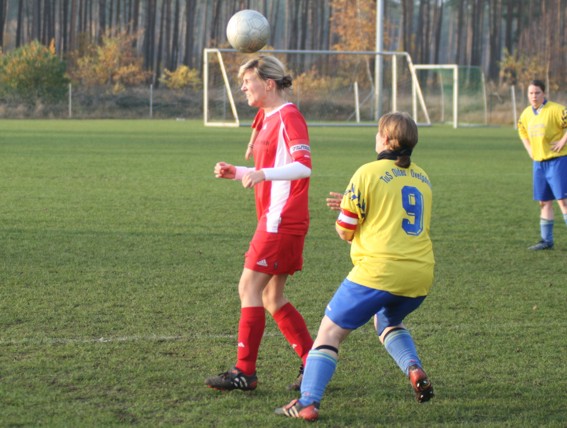 DamenFussball5