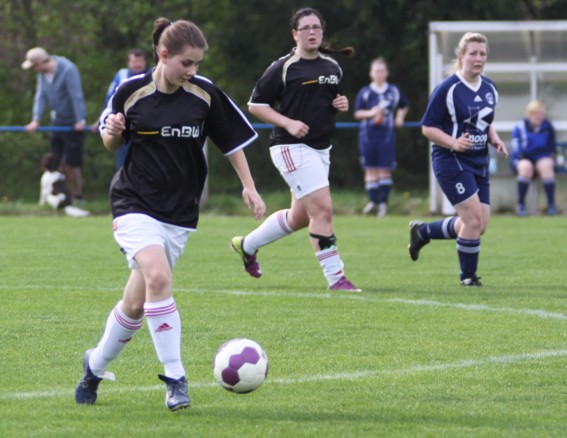 DamenFussball4